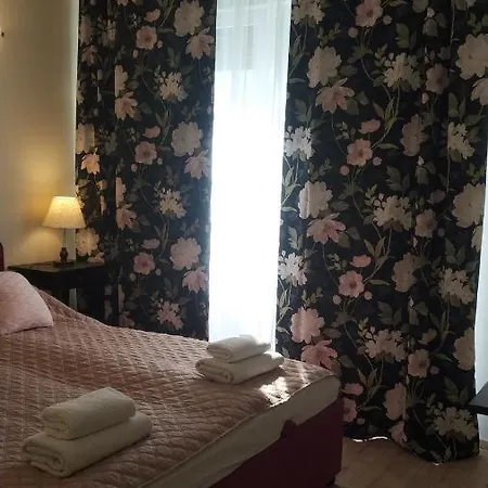 Diklo Robert & Renata Konukevi 3*