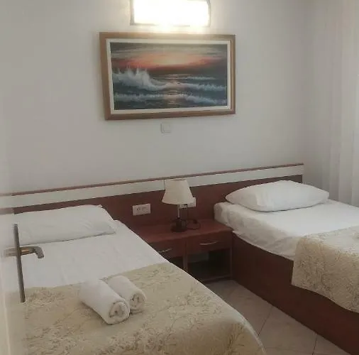 Diklo Robert & Renata 3*